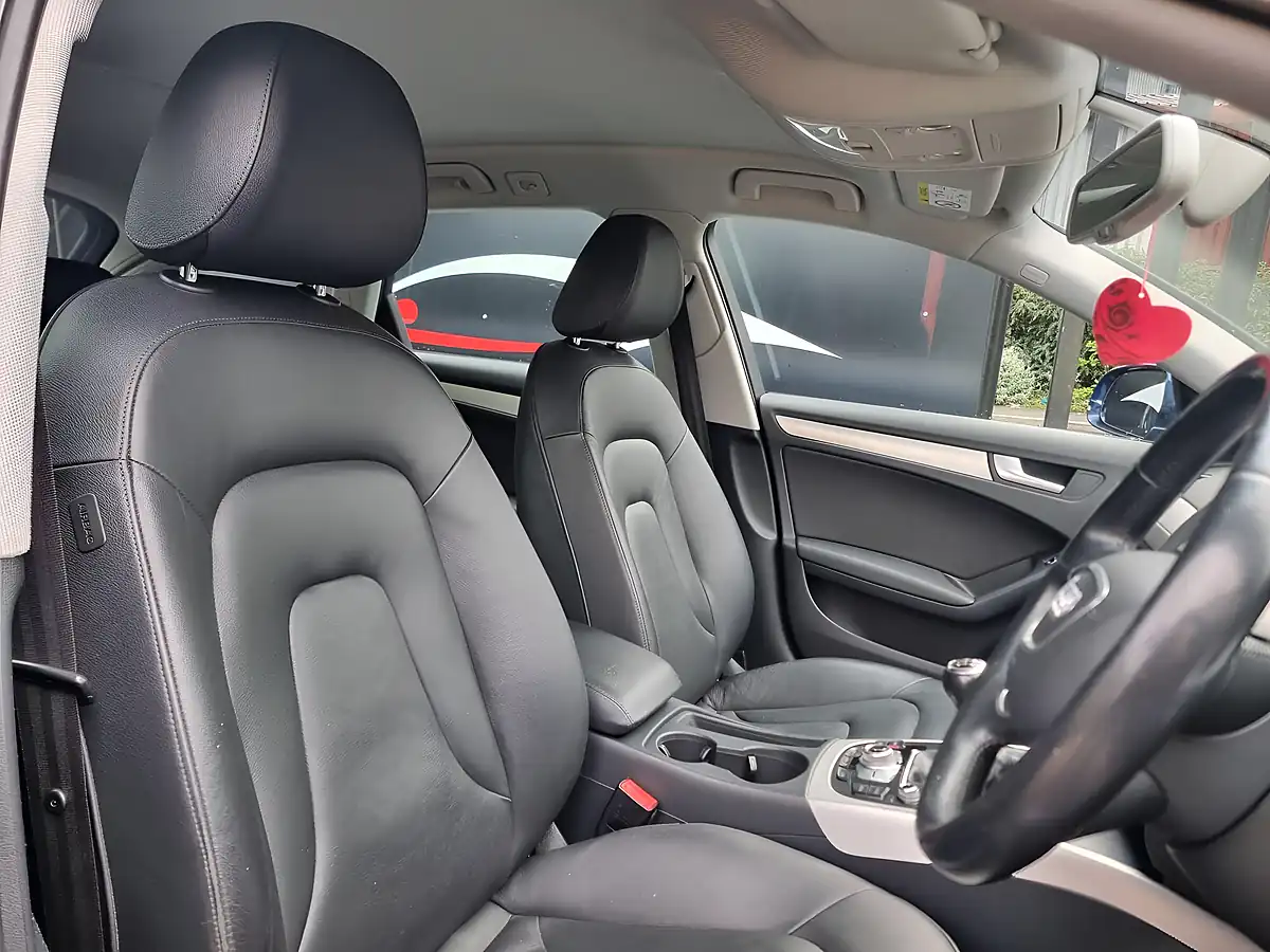 Used 2015 Audi A4 Avant Se Technik Blue - Interior and Exterior details 12