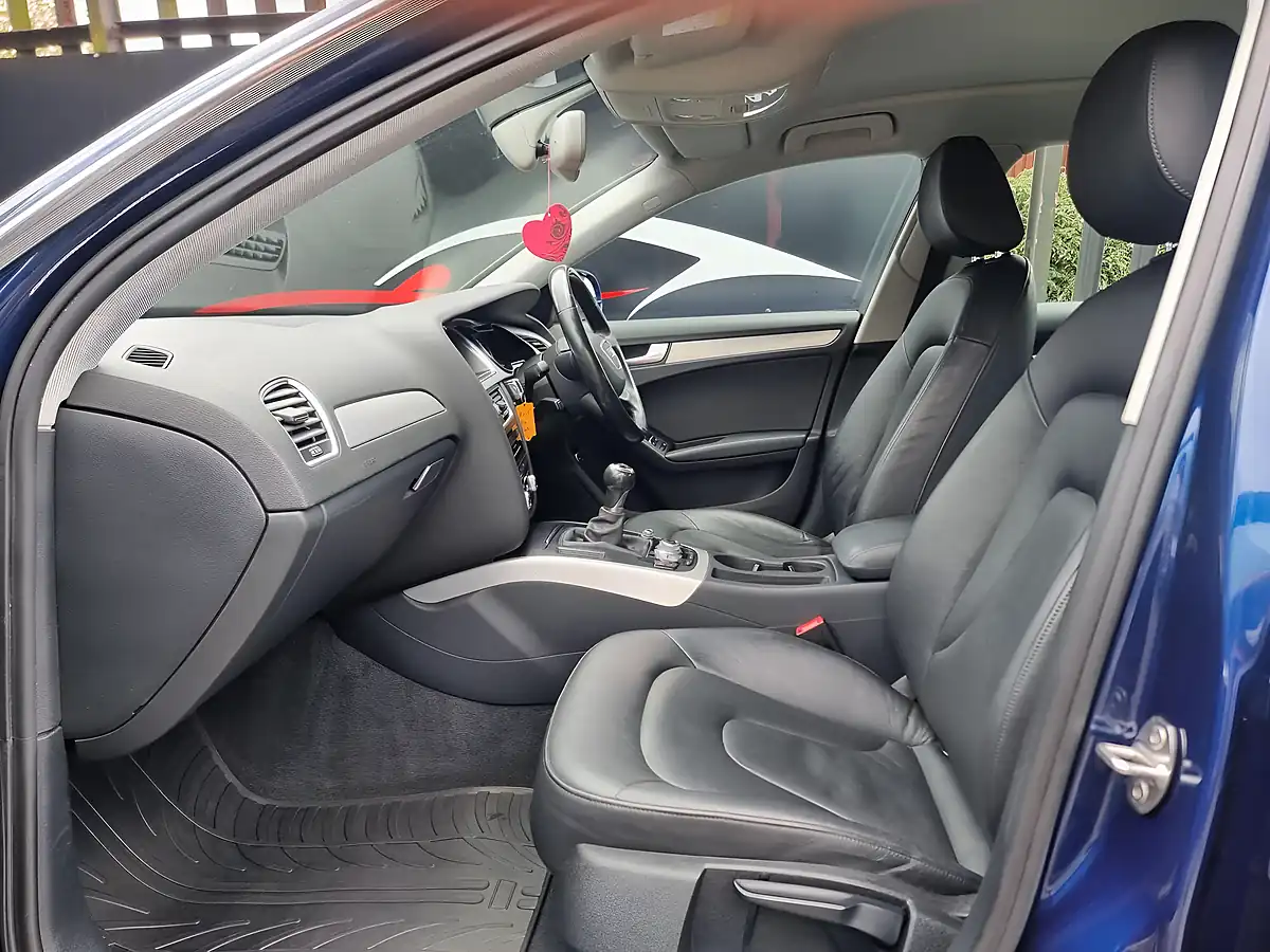 Used 2015 Audi A4 Avant Se Technik Blue - Interior and Exterior details 15