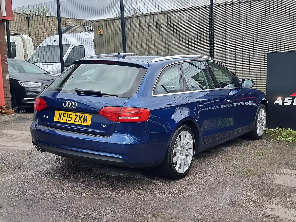 Used 2015 Audi A4 Avant Se Technik Blue - Interior and Exterior details 8