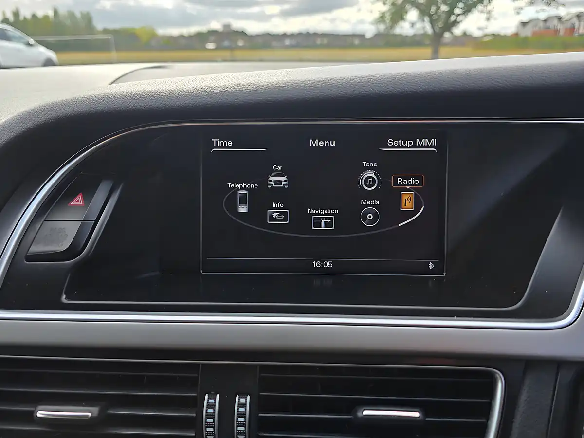 Used 2015 Audi A4 Se Technik Grey - Interior and Exterior details 14