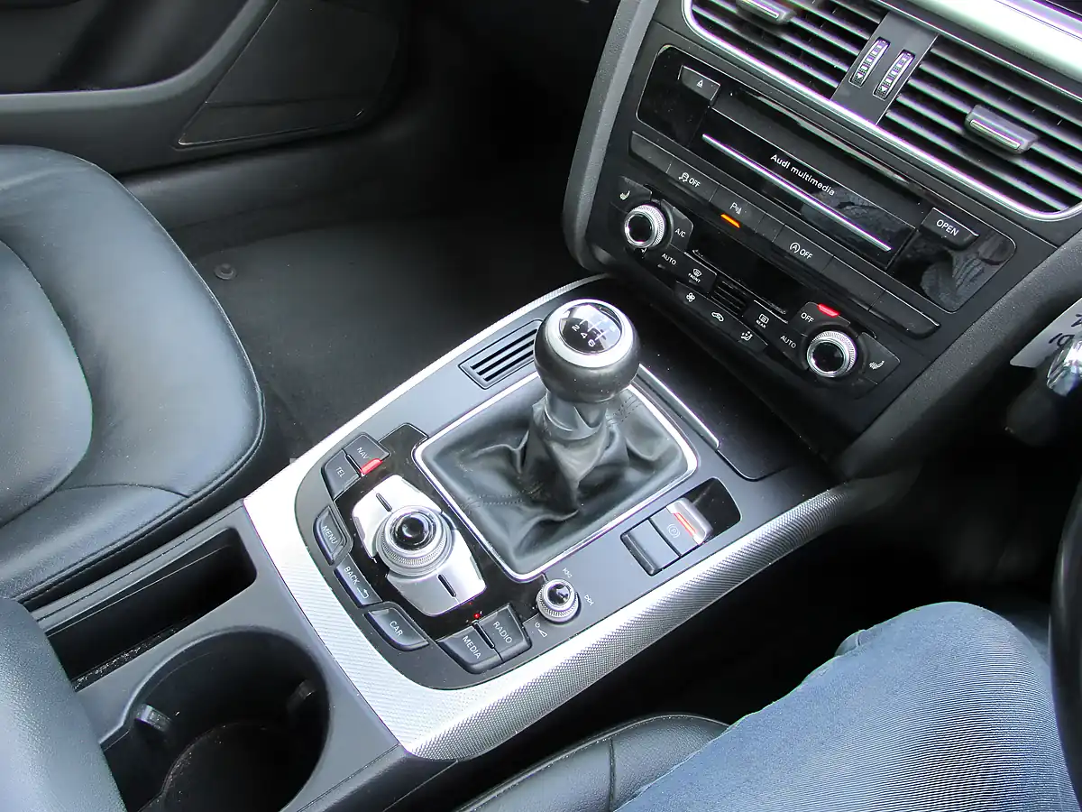 Used 2015 Audi A4 Se Technik White - Interior and Exterior details 11