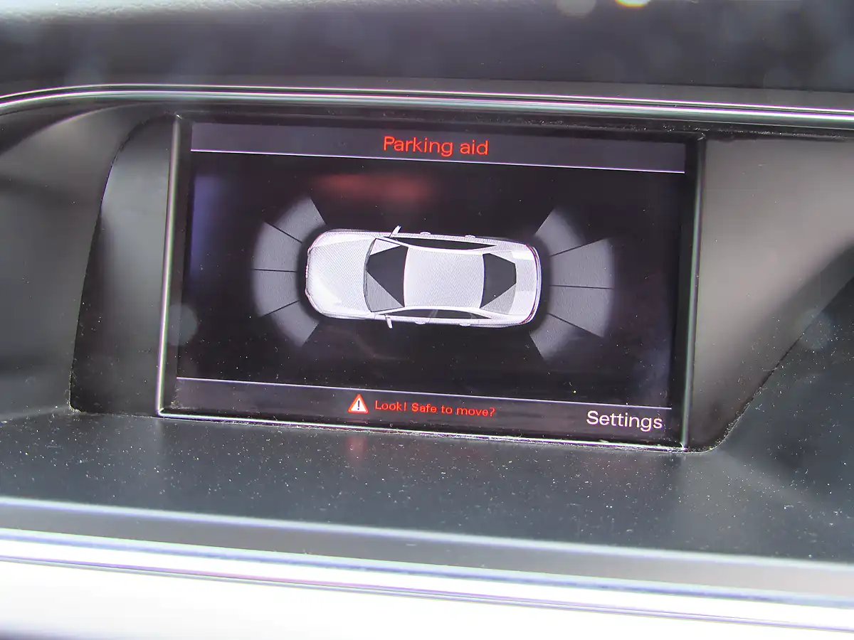 Used 2015 Audi A4 Se Technik White - Interior and Exterior details 8