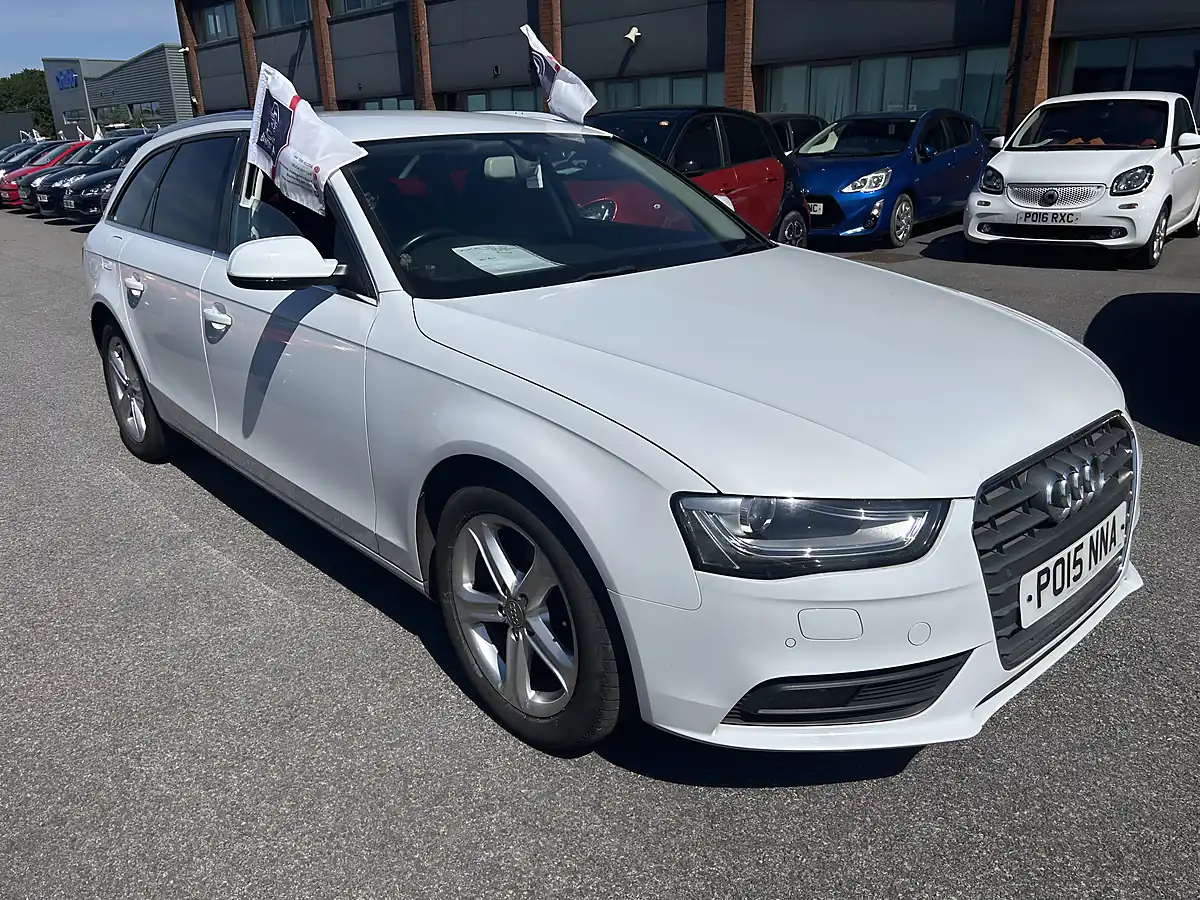 Used 2015 Audi A4 White - Front View