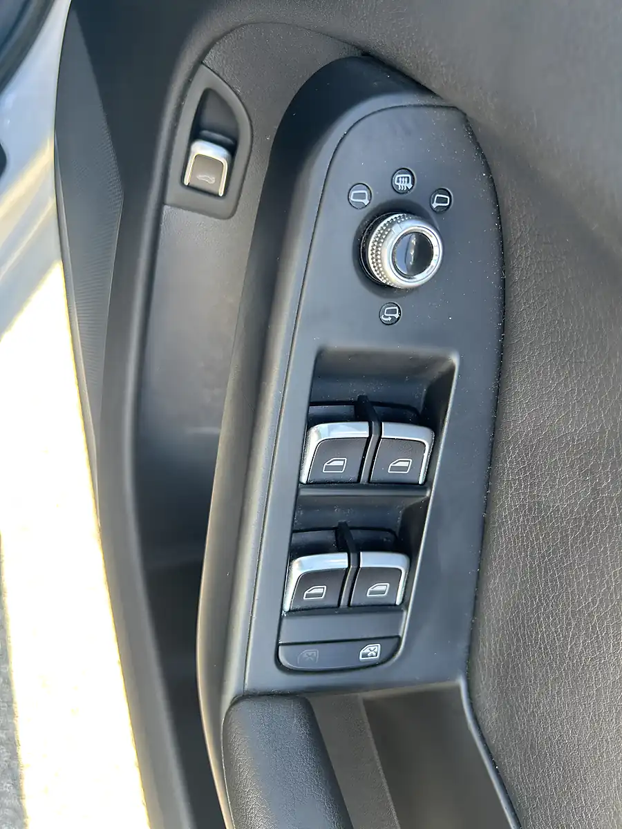 Used 2015 Audi A4 White - Interior and Exterior details 8