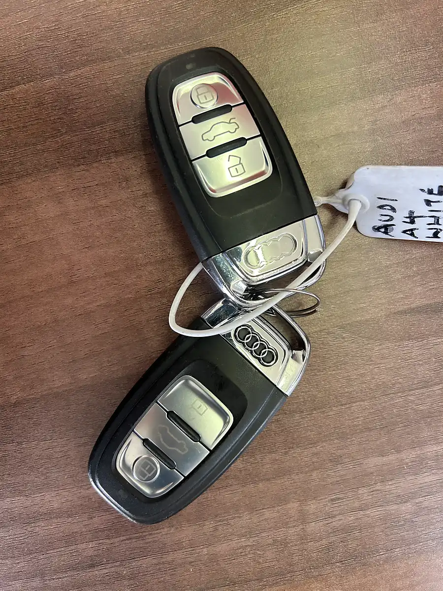 Used 2015 Audi A4 White - Interior and Exterior details 9