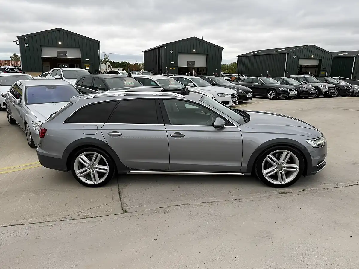 Used 2015 Audi A6 Allroad Grey - Interior and Exterior details 9