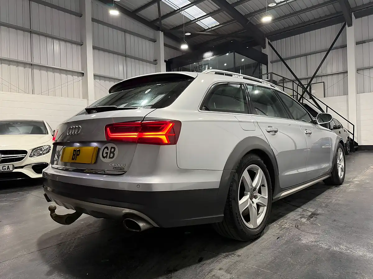 Used 2015 Audi A6 Allroad Silver - Interior and Exterior details 12