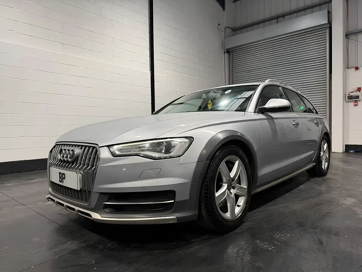 Used 2015 Audi A6 Allroad Silver - Interior and Exterior details 3