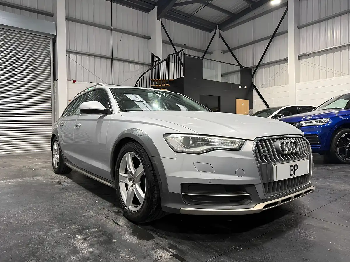 Used 2015 Audi A6 Allroad Silver - Interior and Exterior details 5