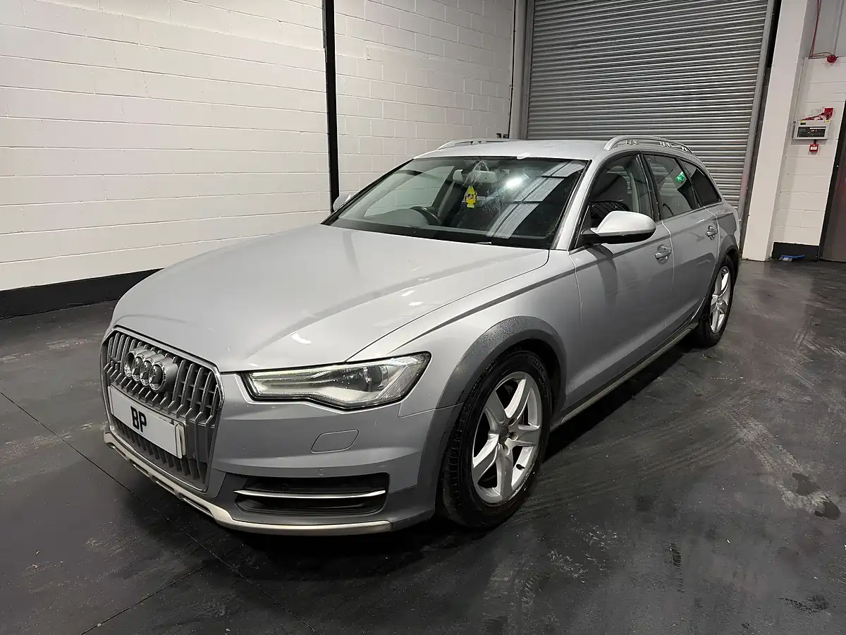 Used 2015 Audi A6 Allroad Silver - Interior and Exterior details 7