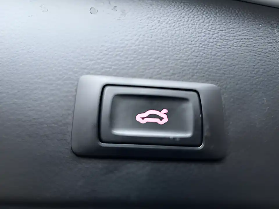 Used 2015 Audi A6 Allroad Silver - Interior and Exterior details 12