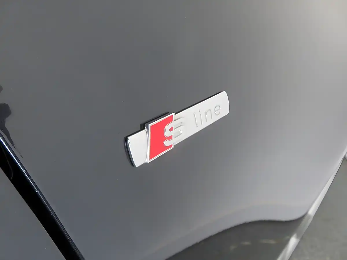 Used 2015 Audi A6 Saloon Black Edition Blue - Interior and Exterior details 10