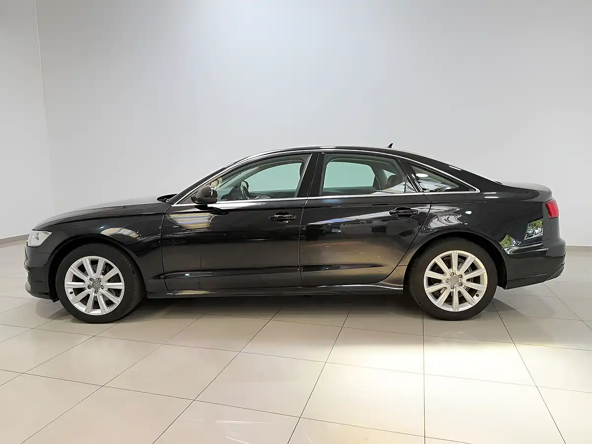 Used 2015 Audi A6 Saloon Se Black - Interior and Exterior details 8