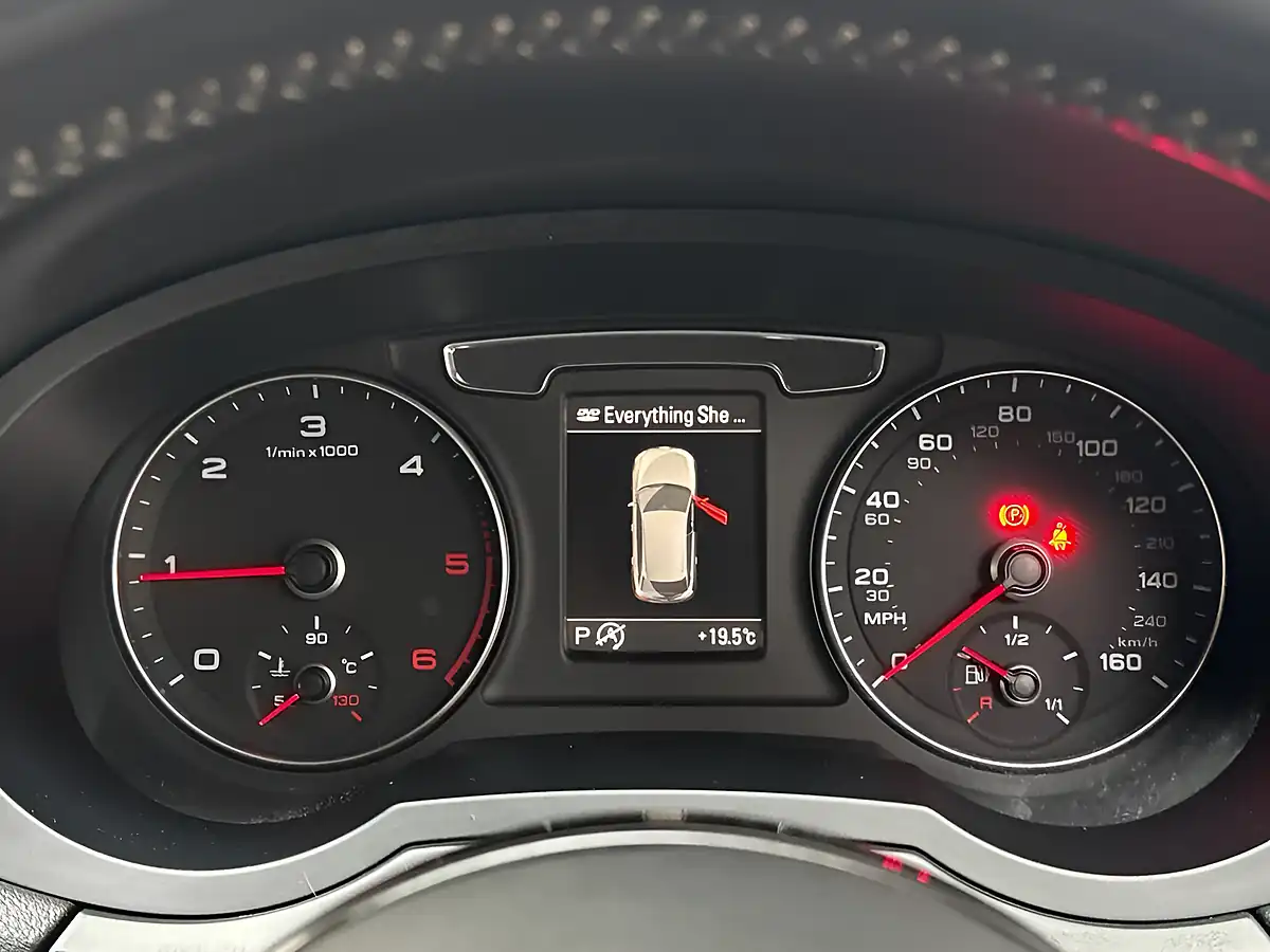 Used 2015 Audi Q3 S Line Blue - Interior and Exterior details 18