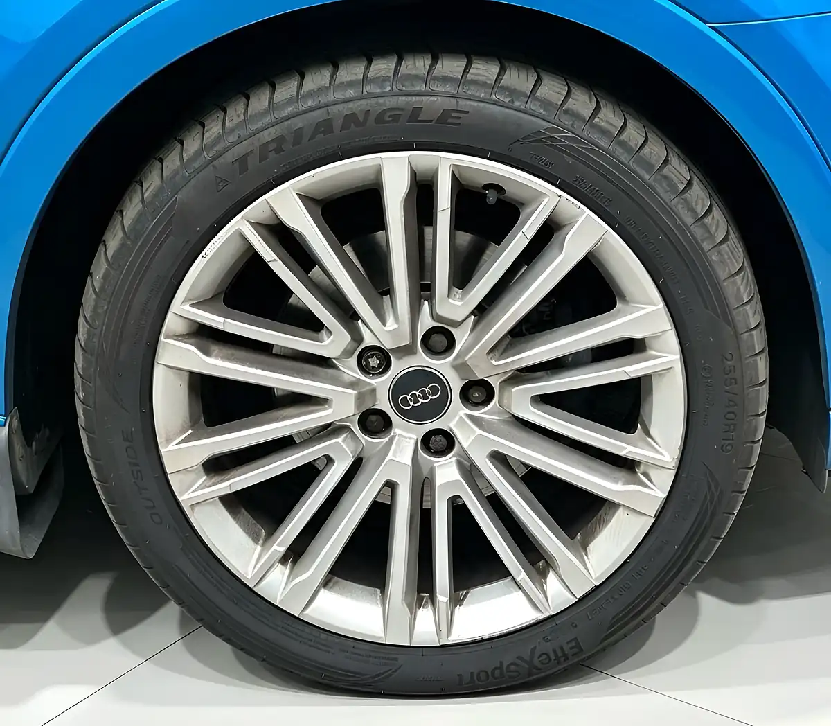 Used 2015 Audi Q3 S Line Blue - Interior and Exterior details 7