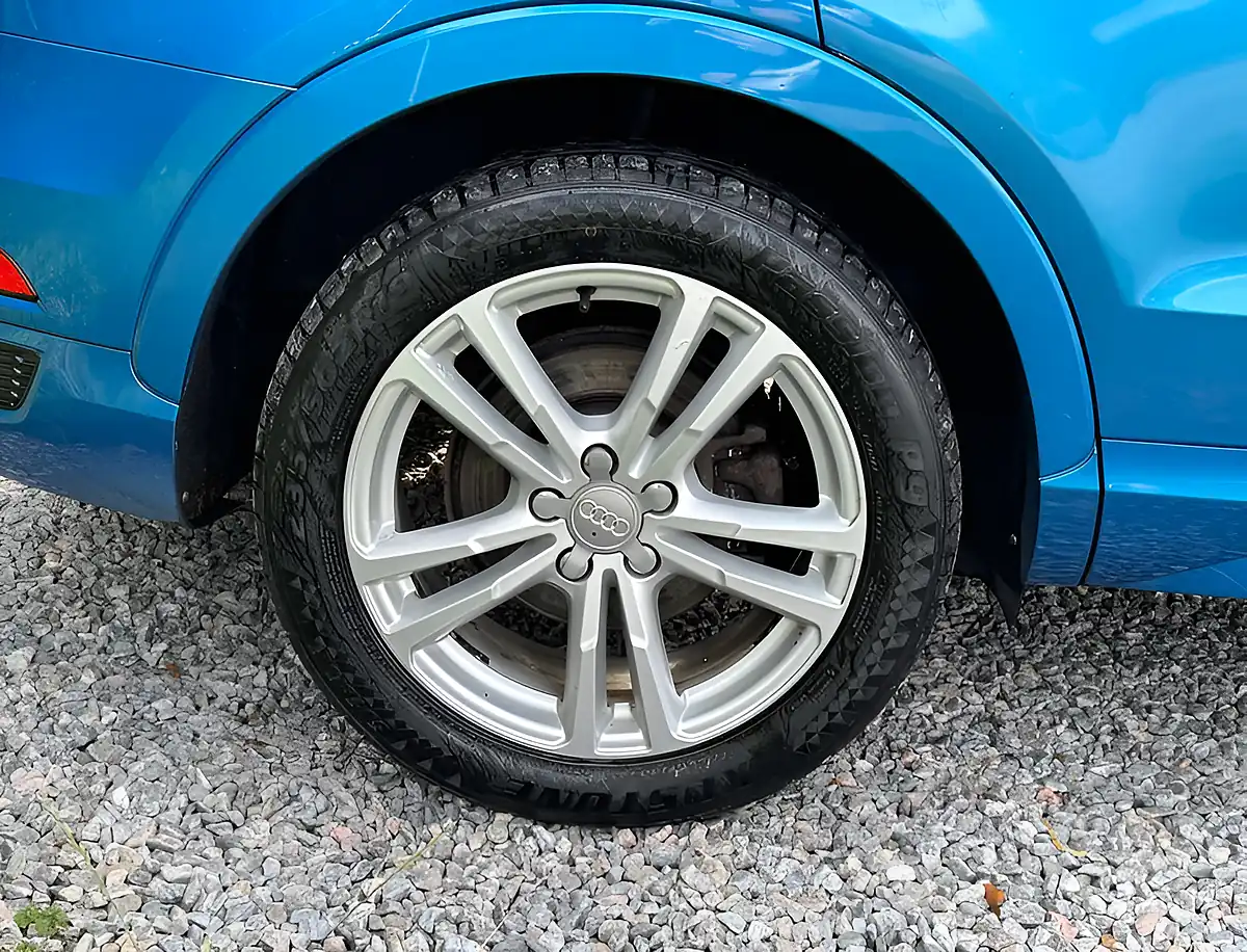 Used 2015 Audi Q3 S Line Hainan Blue - Interior and Exterior details 9