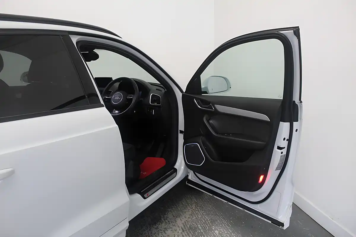 Used 2015 Audi Q3 S Line Plus White - Interior and Exterior details 12