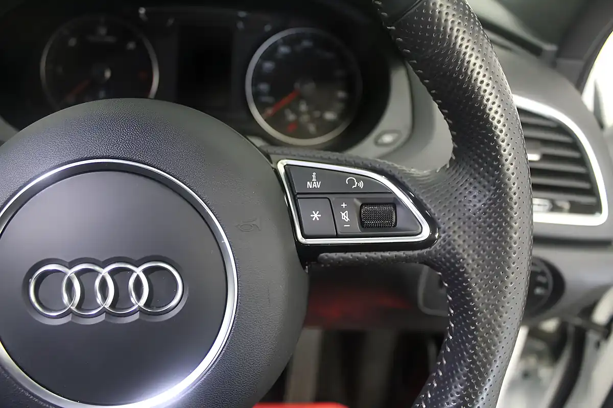 Used 2015 Audi Q3 S Line Plus White - Interior and Exterior details 17