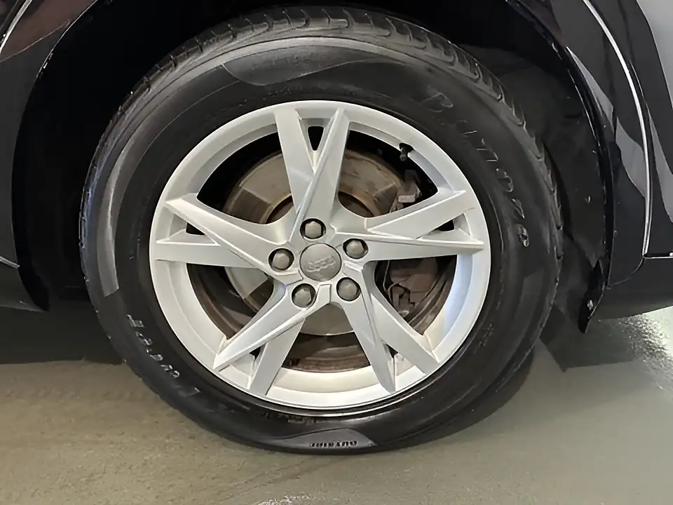 Used 2015 Audi Q3 Se Black - Interior and Exterior details 15