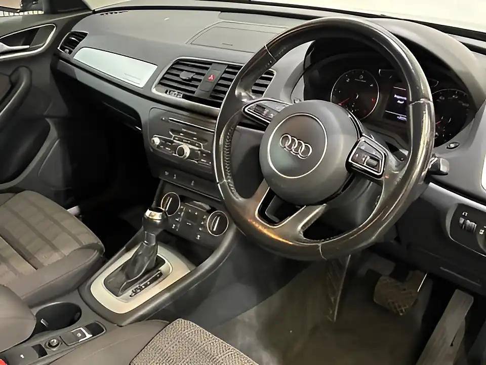 Used 2015 Audi Q3 Se Black - Interior and Exterior details 3