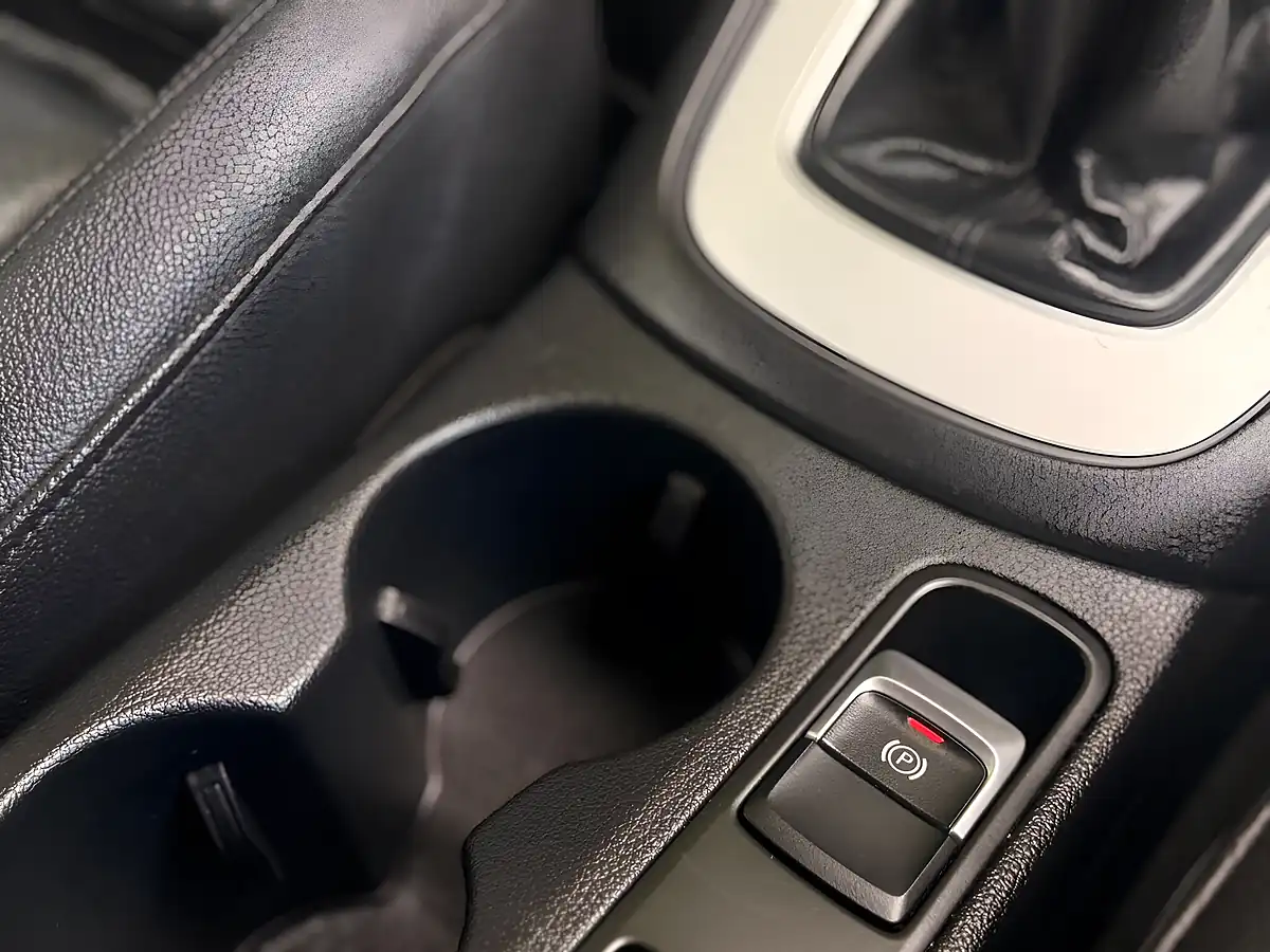 Used 2015 Audi Q3 Se Blue - Interior and Exterior details 17