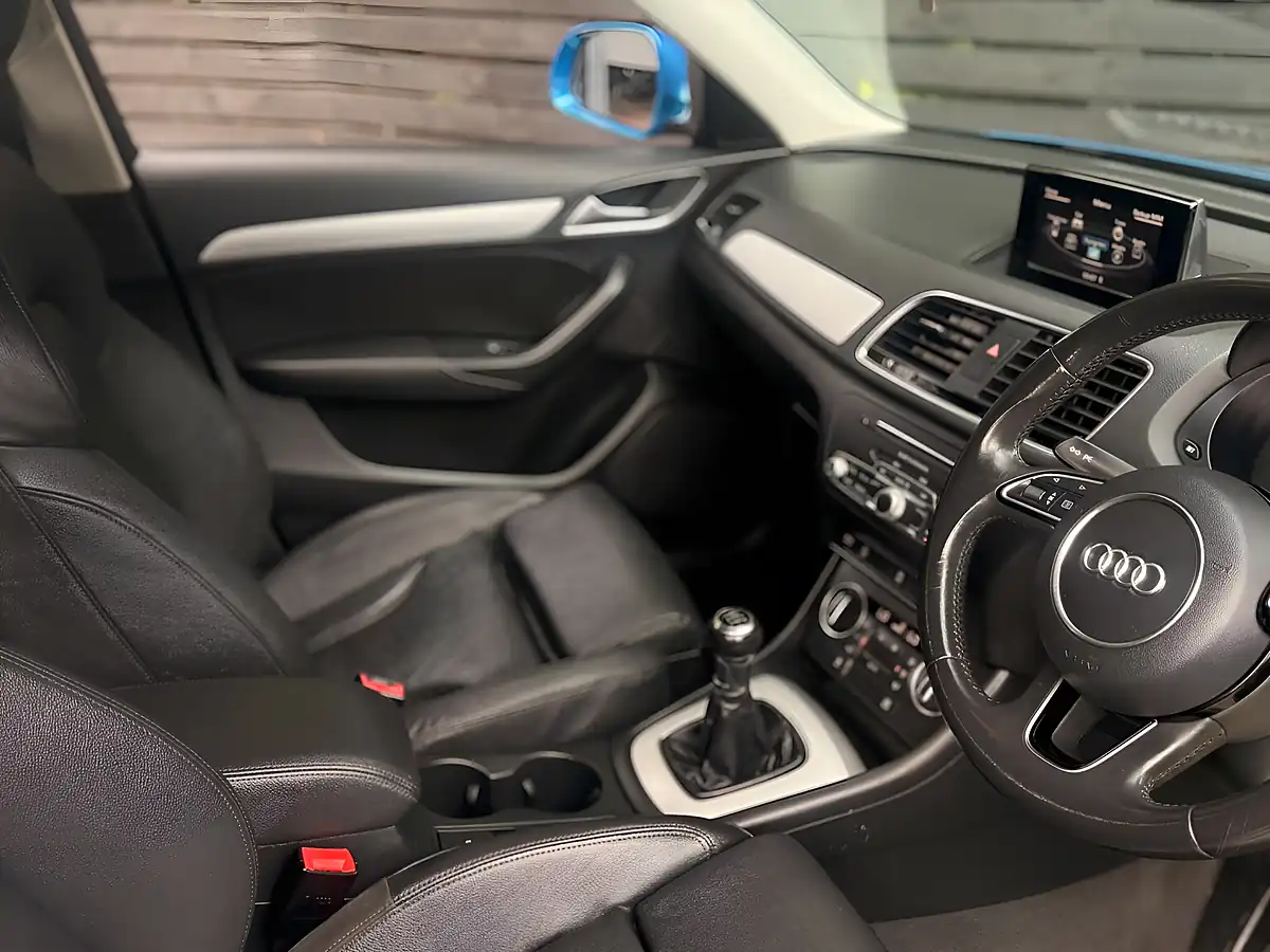 Used 2015 Audi Q3 Se Blue - Interior and Exterior details 9