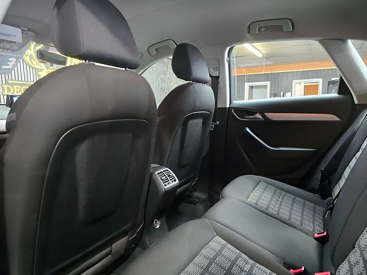Used 2015 Audi Q3 Se Blue - Interior and Exterior details 13