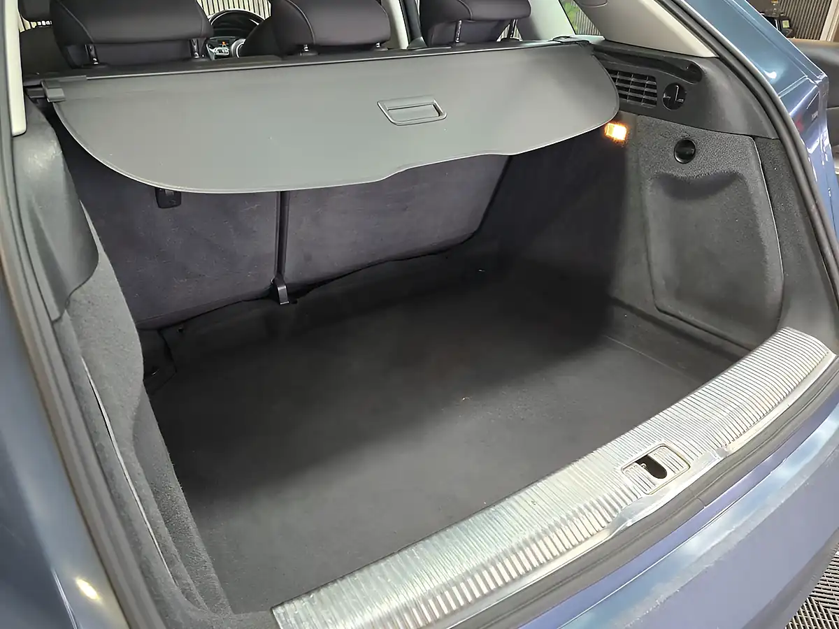 Used 2015 Audi Q3 Se Blue - Interior and Exterior details 16