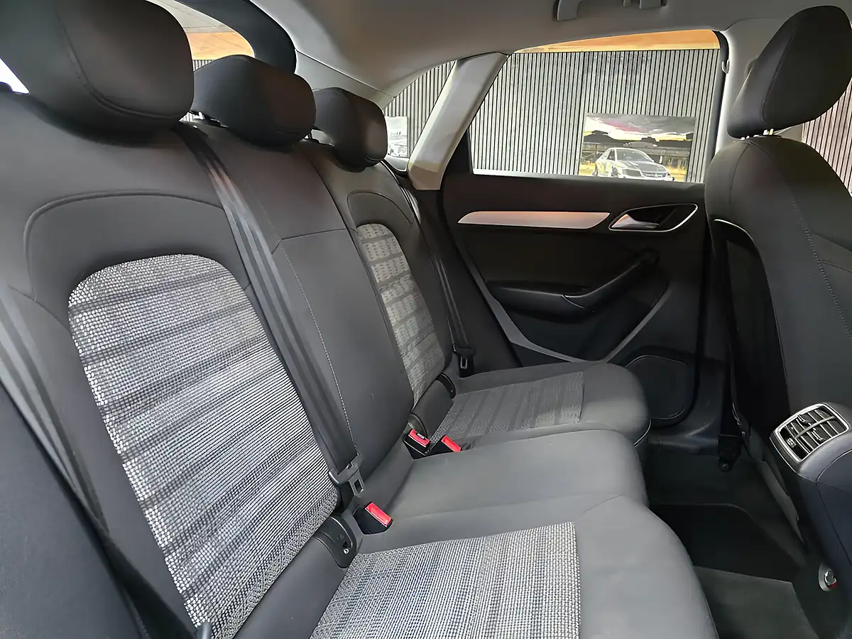 Used 2015 Audi Q3 Se Blue - Interior and Exterior details 18