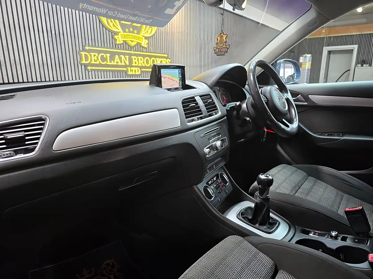 Used 2015 Audi Q3 Se Blue - Interior and Exterior details 9
