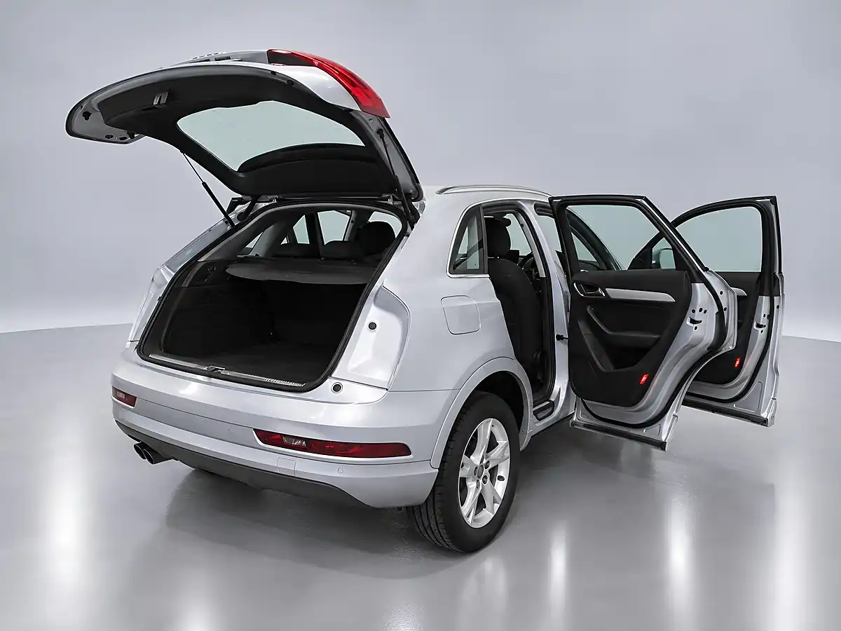 Used 2015 Audi Q3 Se Silver - Interior and Exterior details 11