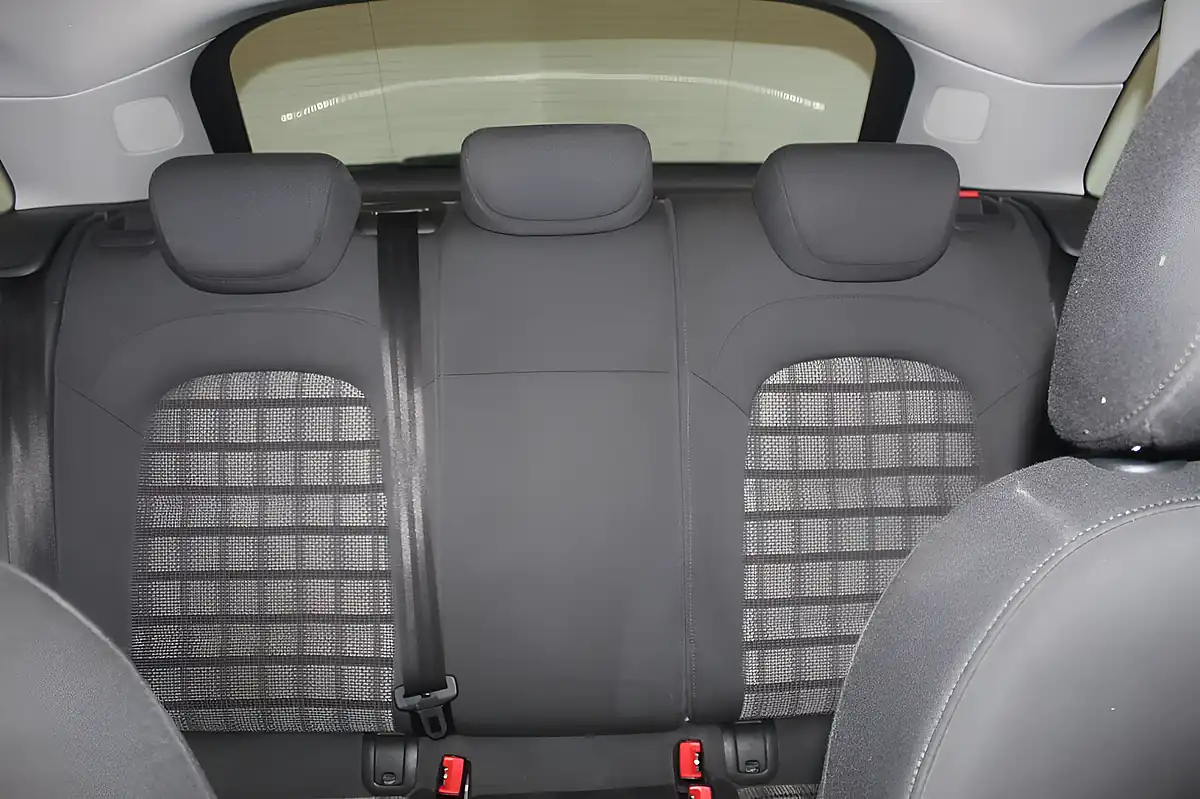 Used 2015 Audi Q3 Se Silver - Interior and Exterior details 18