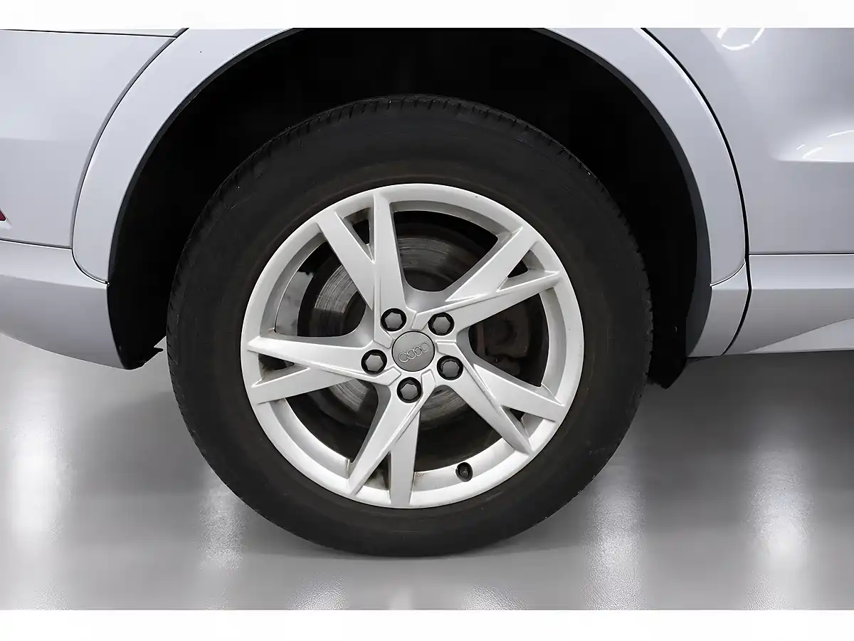 Used 2015 Audi Q3 Se Silver - Interior and Exterior details 20