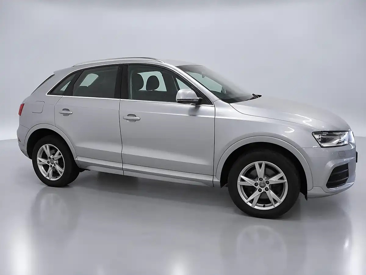 Used 2015 Audi Q3 Se Silver - Interior and Exterior details 3