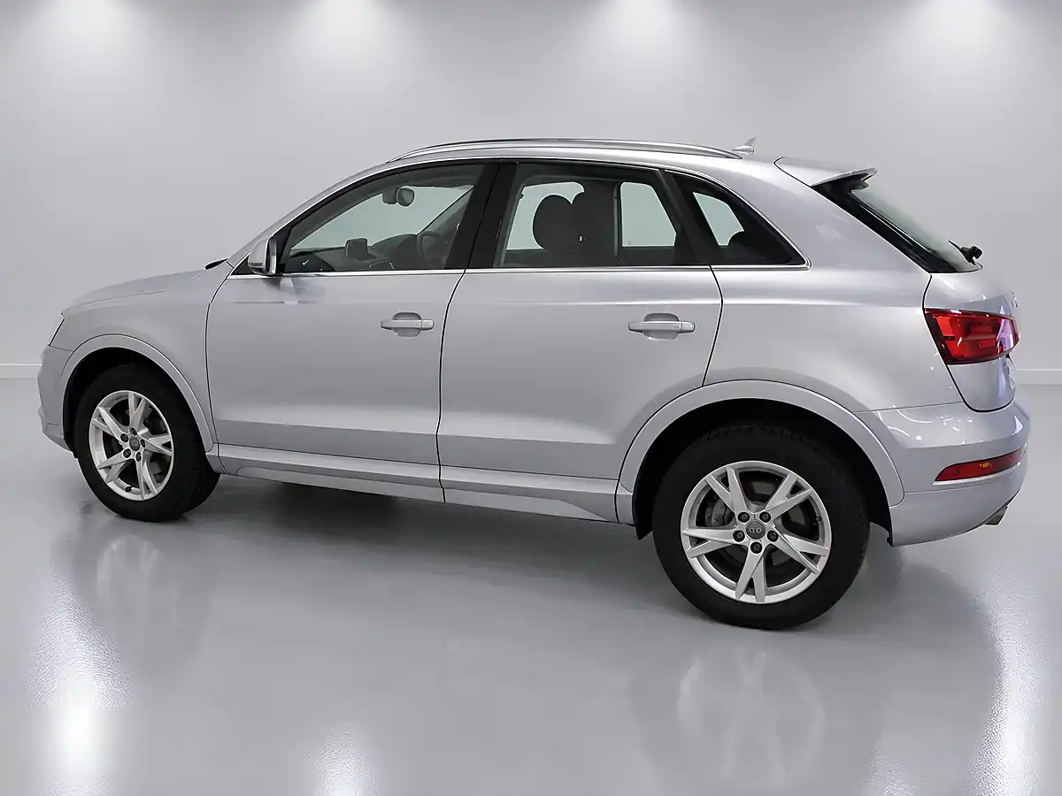 Used 2015 Audi Q3 Se Silver - Interior and Exterior details 7