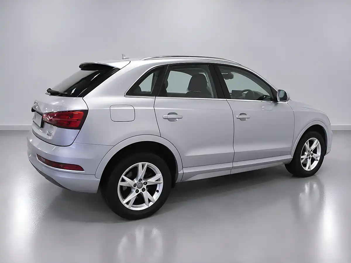 Used 2015 Audi Q3 Se Silver - Interior and Exterior details 8