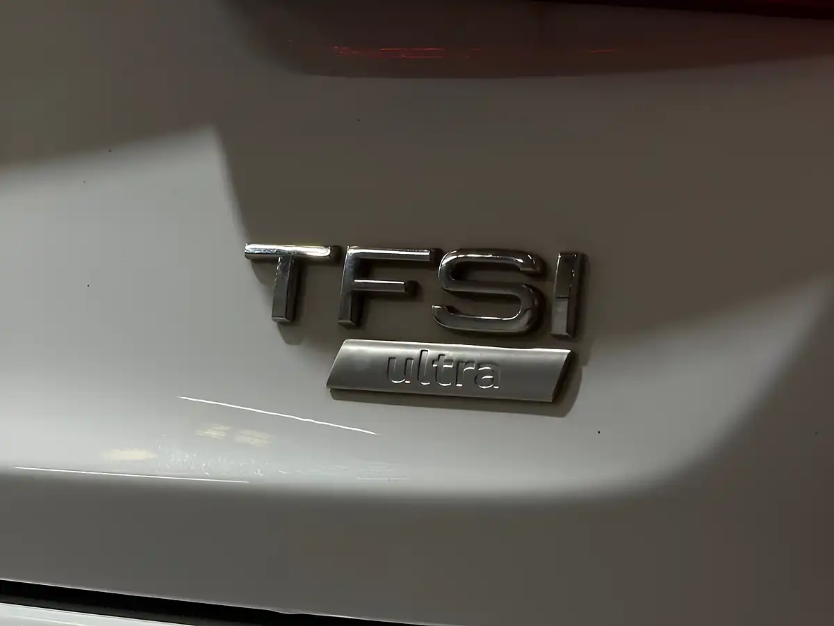 Used 2015 Audi Q3 Se White - Interior and Exterior details 11