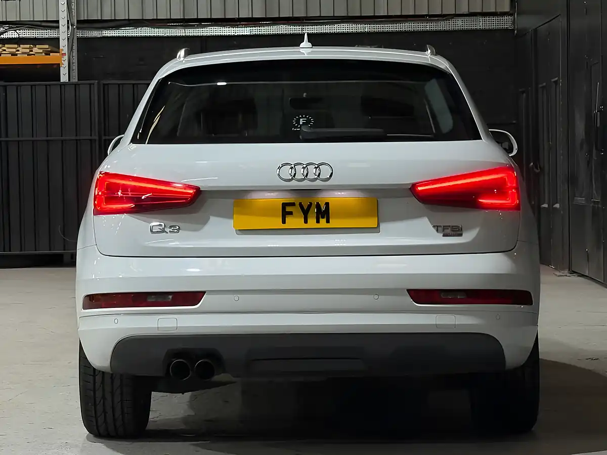 Used 2015 Audi Q3 Se White - Interior and Exterior details 6