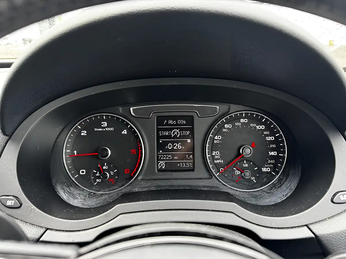 Used 2015 Audi Q3 Se White - Interior and Exterior details 11