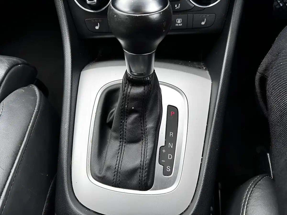 Used 2015 Audi Q3 Se White - Interior and Exterior details 15