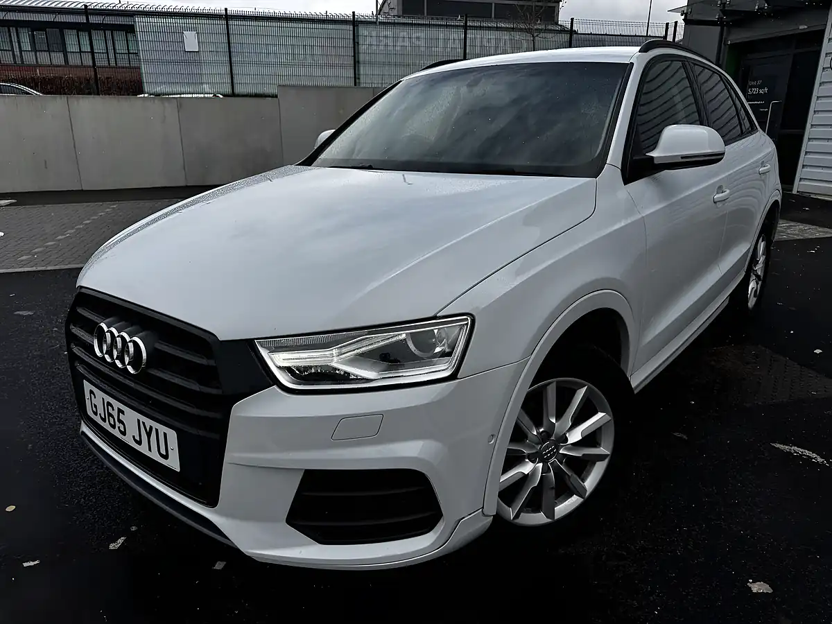 Used 2015 Audi Q3 Se White - Interior and Exterior details 4