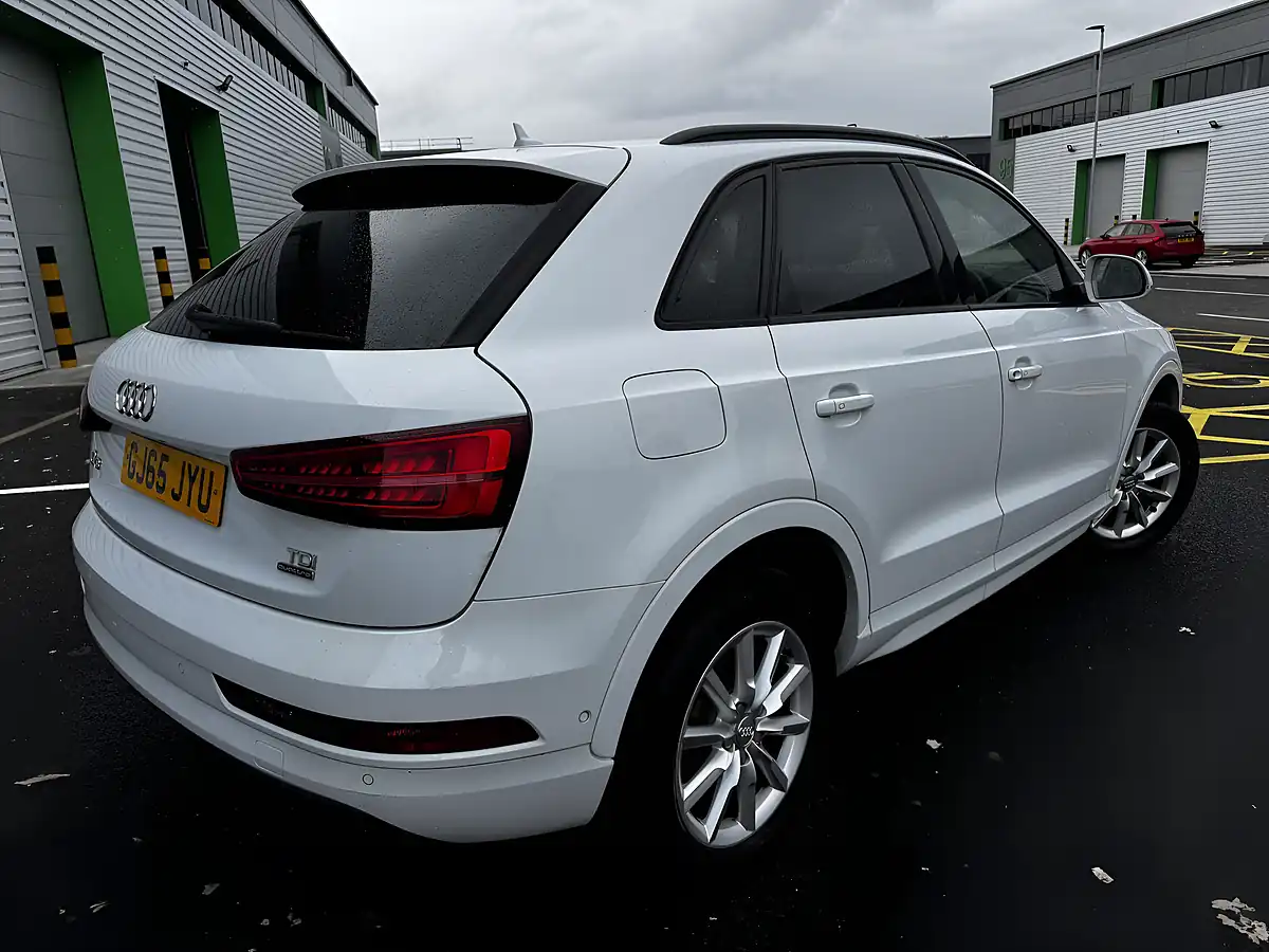 Used 2015 Audi Q3 Se White - Interior and Exterior details 7