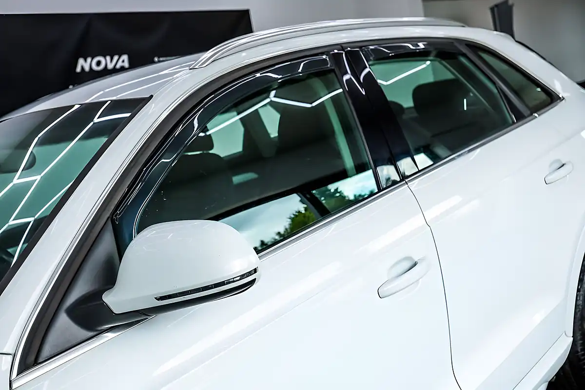 Used 2015 Audi Q3 Se White - Interior and Exterior details 12