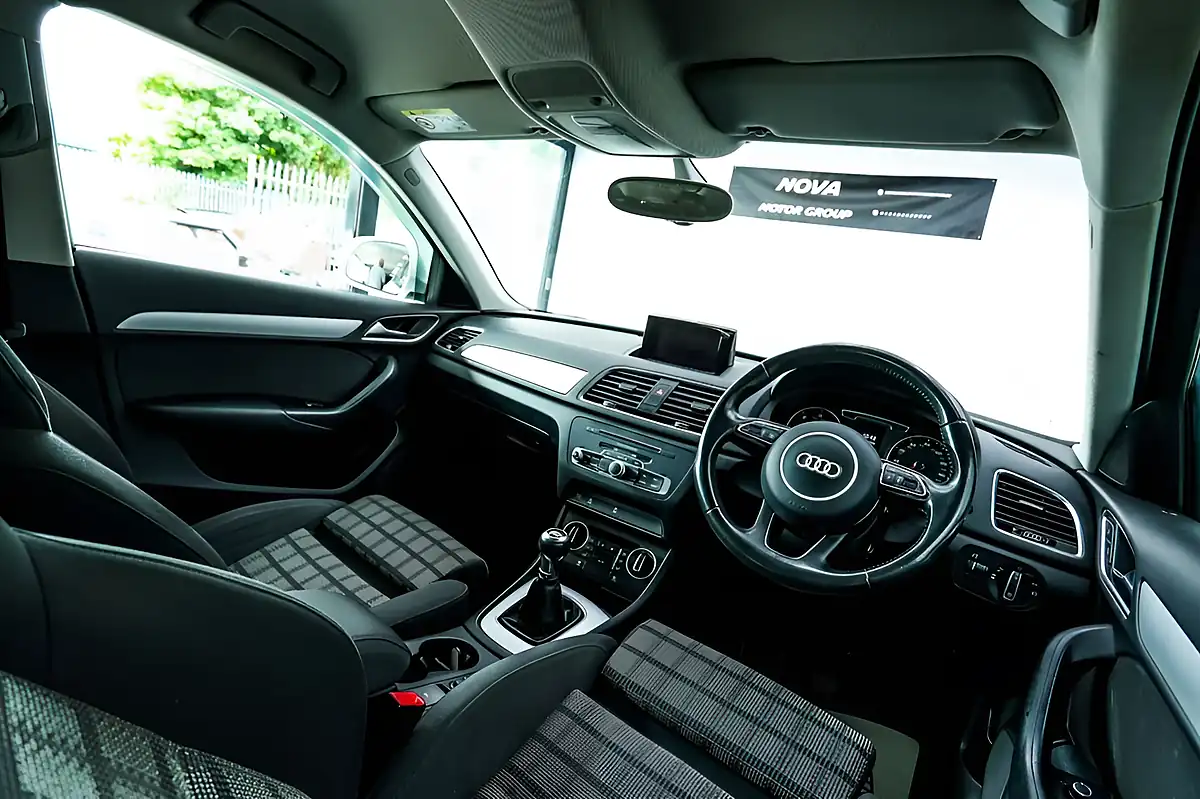 Used 2015 Audi Q3 Se White - Interior and Exterior details 13