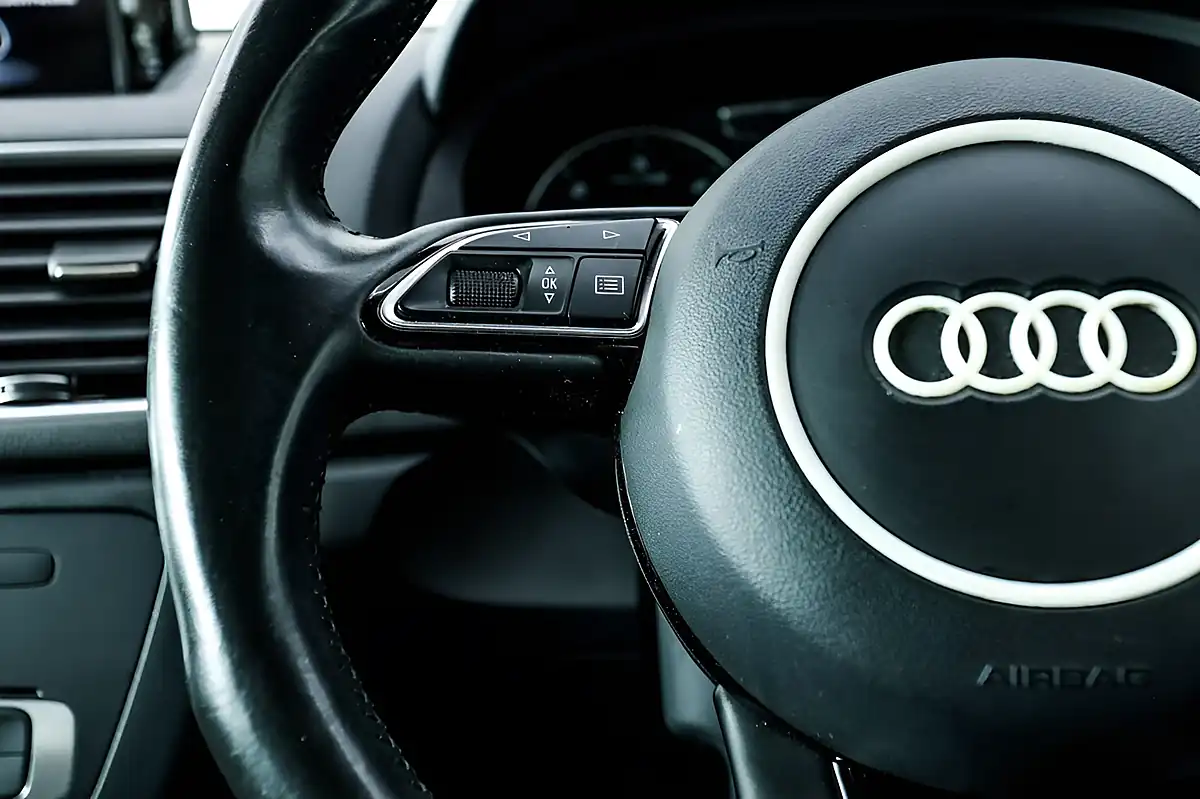 Used 2015 Audi Q3 Se White - Interior and Exterior details 15