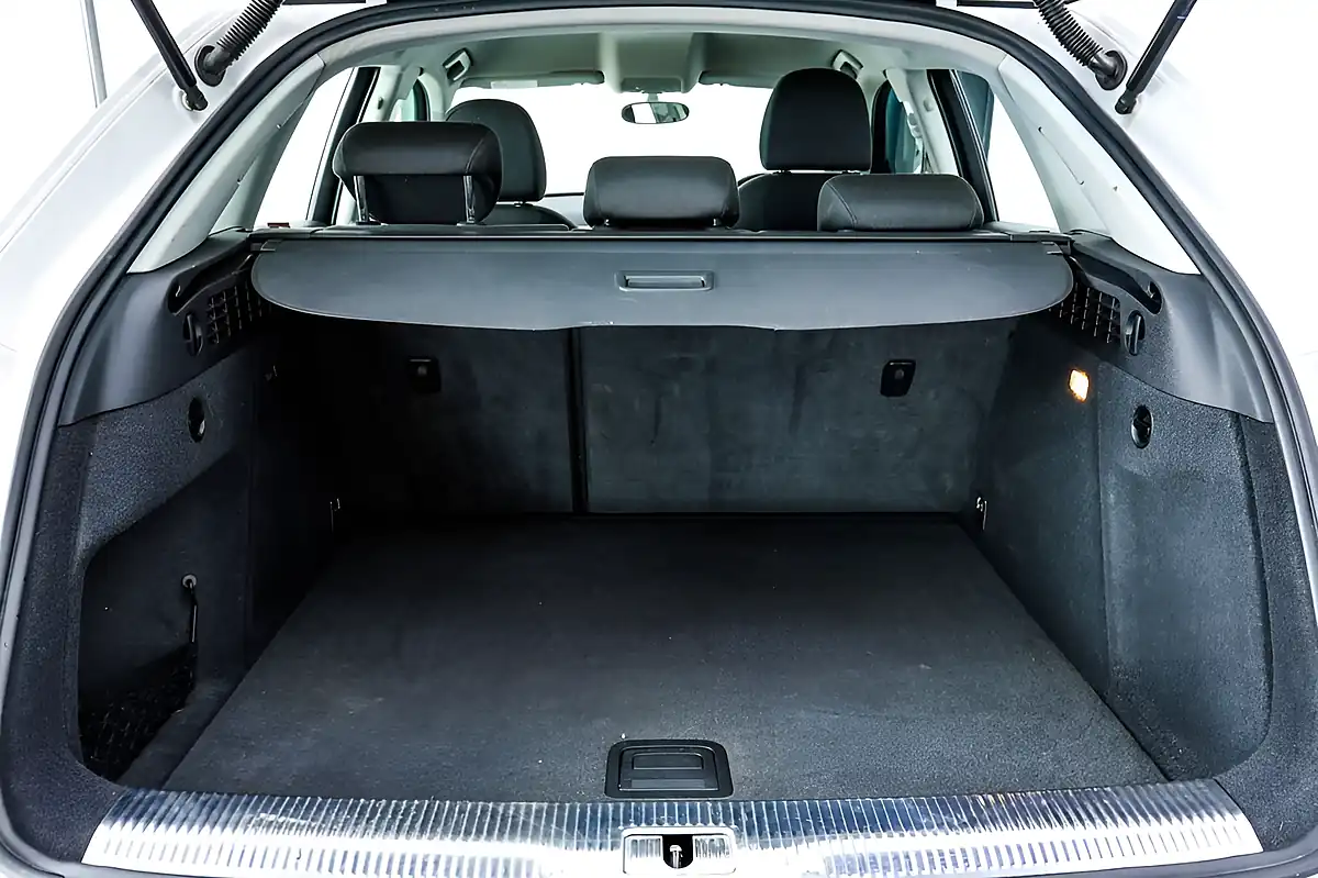 Used 2015 Audi Q3 Se White - Interior and Exterior details 19