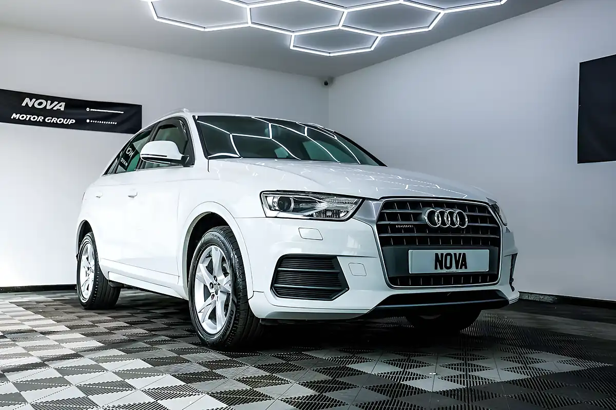 Used 2015 Audi Q3 Se White - Interior and Exterior details 3