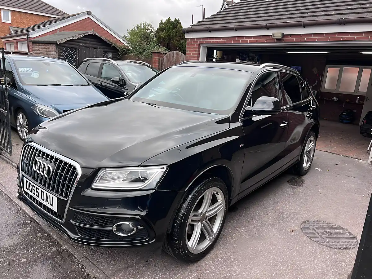 Used 2015 Audi Q5 S-Line Metallic Black - Interior and Exterior details 3