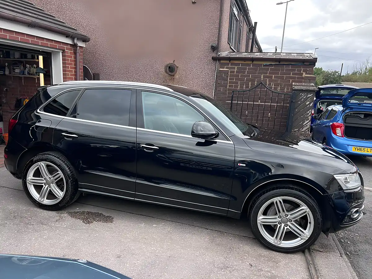 Used 2015 Audi Q5 S-Line Metallic Black - Interior and Exterior details 8