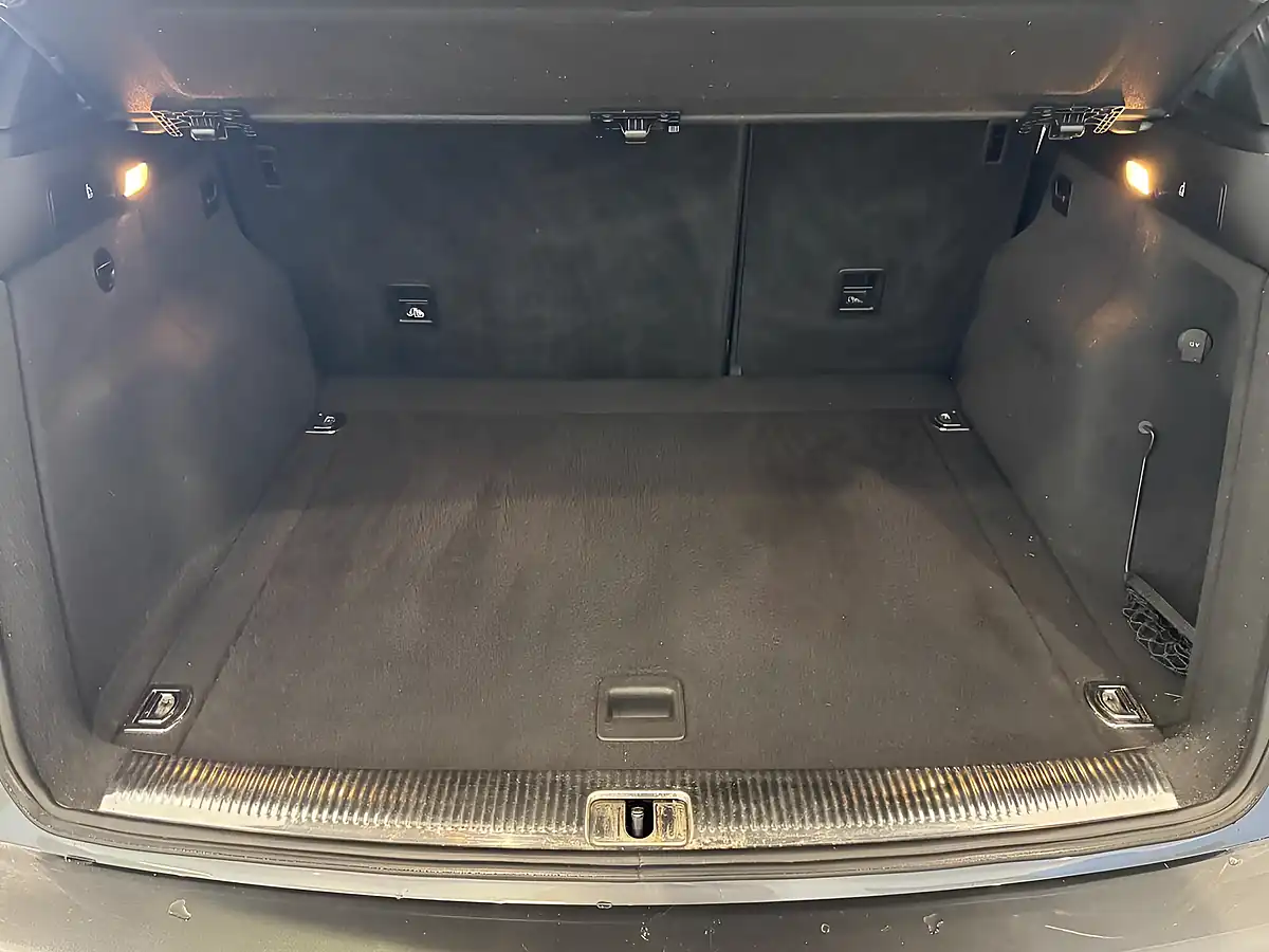 Used 2015 Audi Q5 S Line Plus Grey - Interior and Exterior details 9